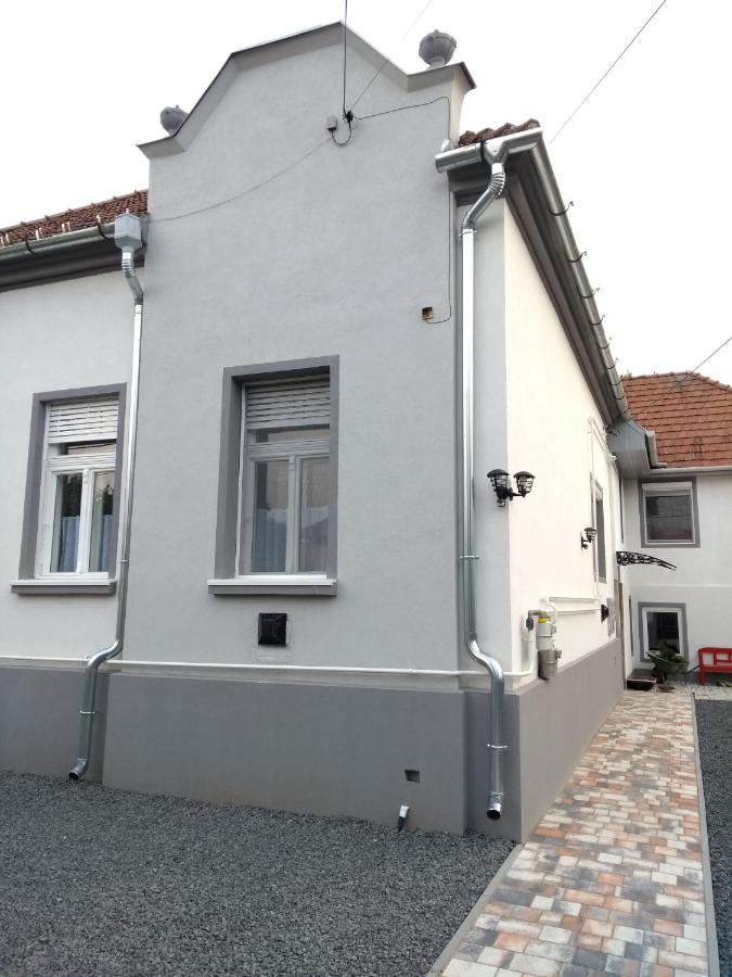 Jade Vendeghaz Lejlighed Pápa Eksteriør billede